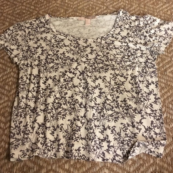 Patterned pocket tee