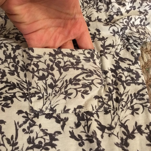 Patterned pocket tee - Picture 2 of 2