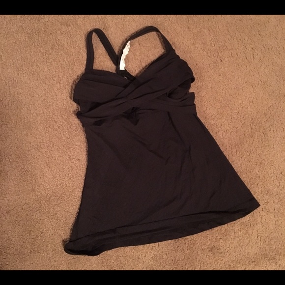 Black criss cross Lululemon tank top