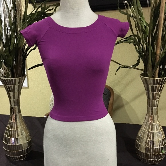 Magenta [ bebe] crop top shirt - Picture 2 of 2