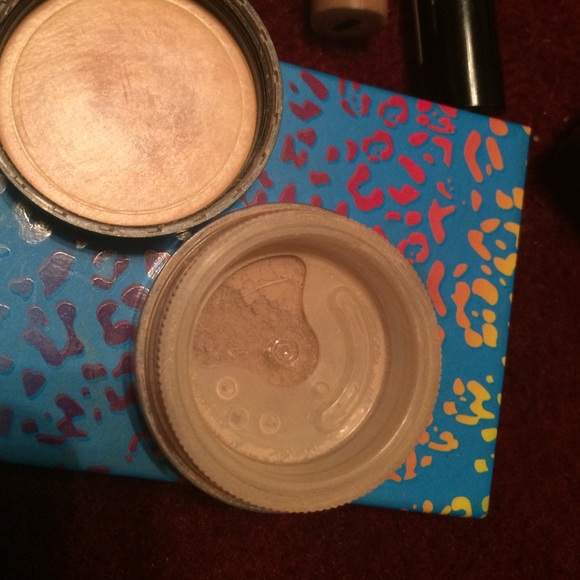 bareMinerals Multi-Tasking SPF 20 Concealer. - Picture 3 of 3