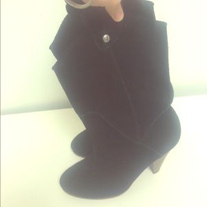 American Eagle Suede Black Boots heeled Size 6.5