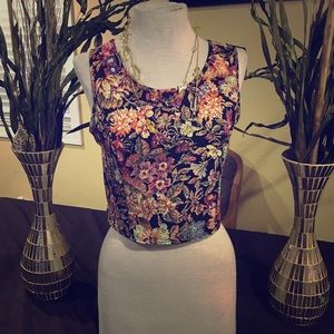 Colorful vintage like crop