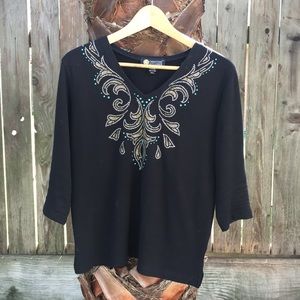 💥MAKE AN OFFER💥Beautiful black jeweled top