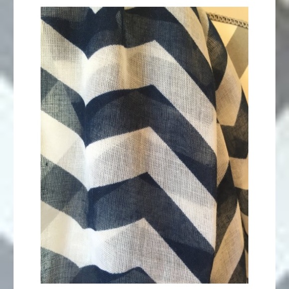 White and Blue Chevron infinity scarf - Picture 3 of 3