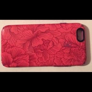 SPECK IPhone6 case has a small piece sticking out