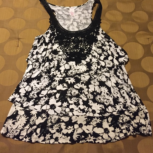 Candie's ruffle tank