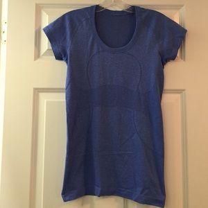 Lululemon short sleeve top