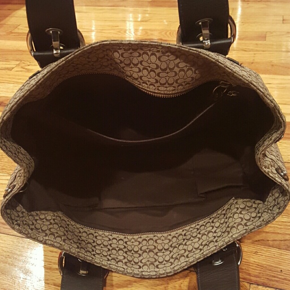 Signature Coach Hand Bag - Picture 3 of 4