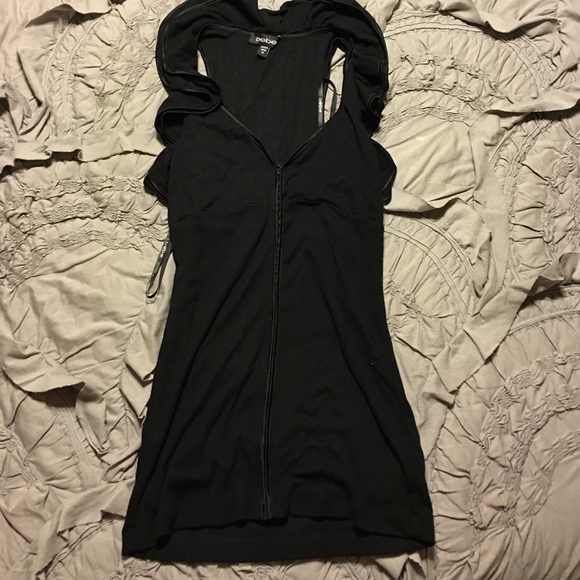 Black bebe top