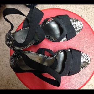 Carlos Santana Platform Heel