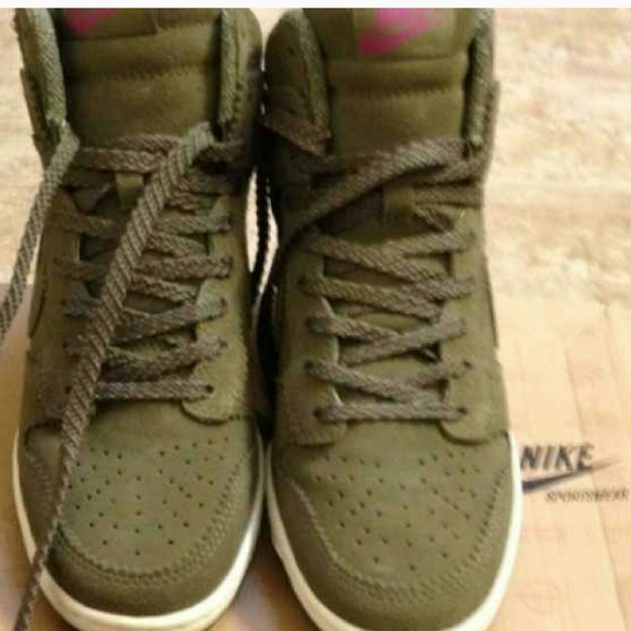 Nike Dunk Wedge Sneaker