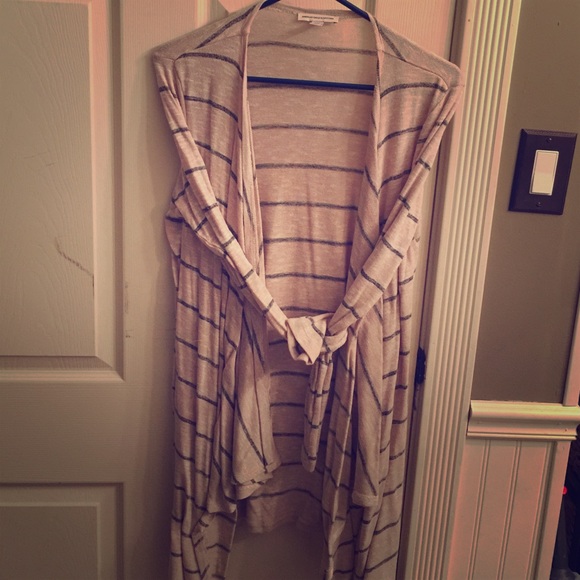 American Eagle long sleeve cardigan. Brand new!