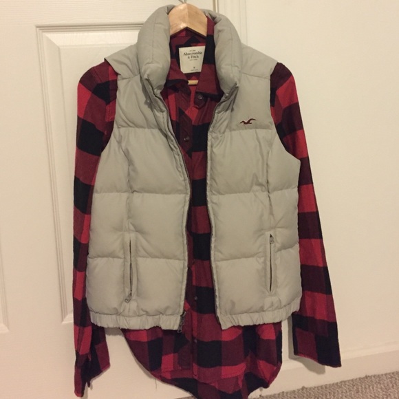 Grey puffer vest. Very warm!
