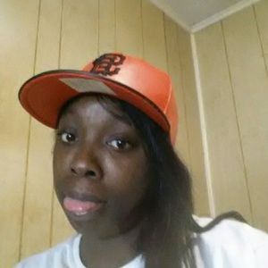 Meet your Posher, Kayla