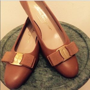 ferragamo ladies shoes on sale