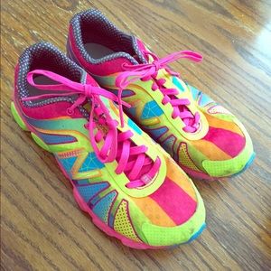 💥NEW LOW PRICE💥Girls New Balance shoes