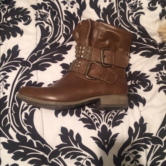 Brown leather Rampage stuffed boot