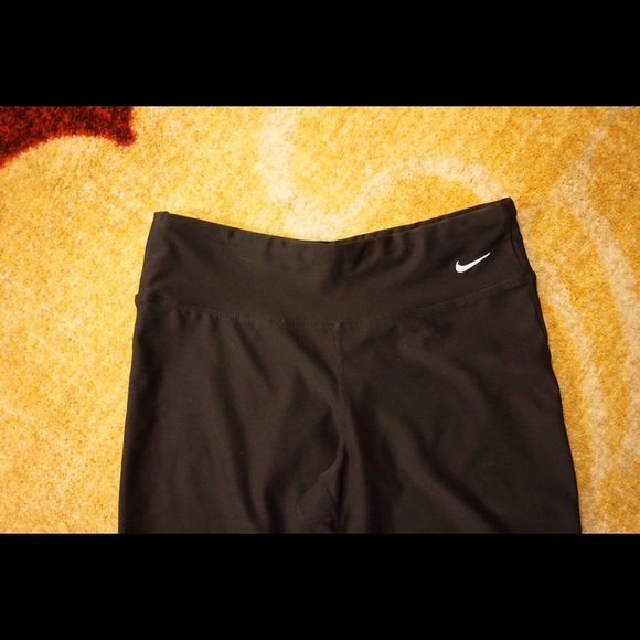 Nike Fit Dry cropped pants XS! Bundle=20% OFF! - Picture 2 of 4