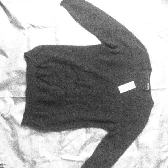 Never worn! 100% baby-soft cashmere. Charcoal grey