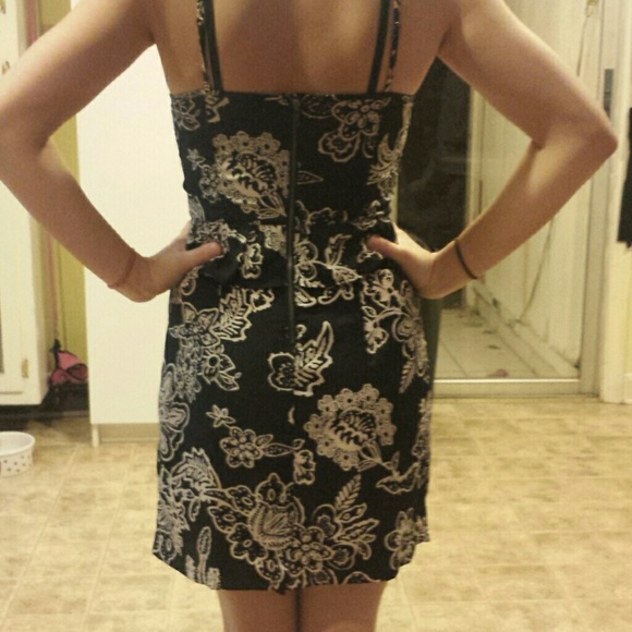 Floral print summer dress. - Picture 2 of 2
