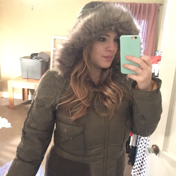 Cropped Olive Puffy Jacket