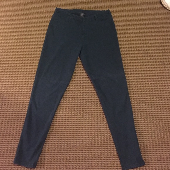 Green Jeggings‼️CLOSET CLEAN OUT‼️TAKING OFFERS‼️