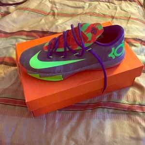 Never worn kd