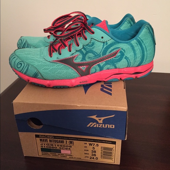Women's Mizuno shoes
