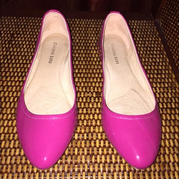 Gianni Bini Hot Pink Flats
