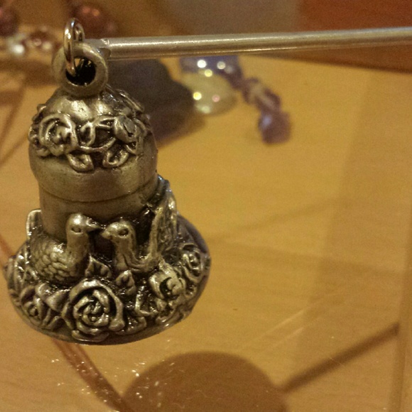 Candle snuffer