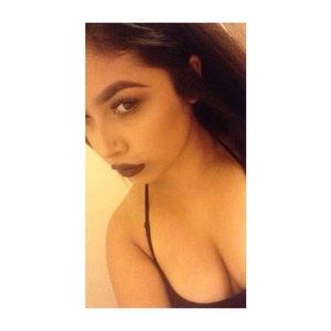 Meet your Posher, Crystal