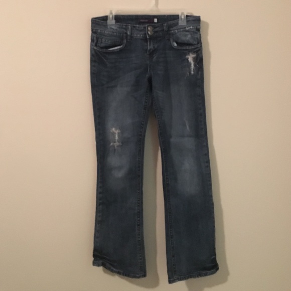 NWOT Vigoss distressed jeans
