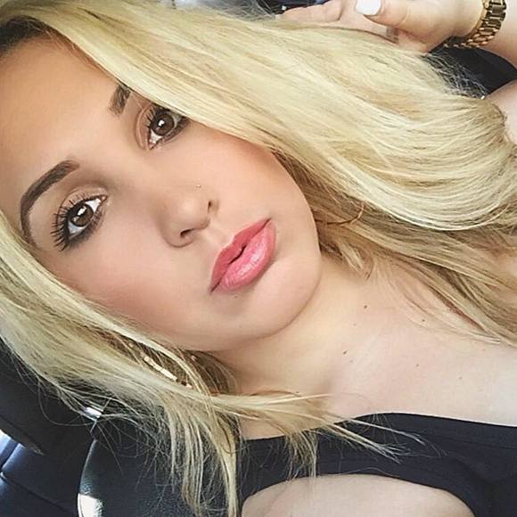 Meet your Posher, Alyssa