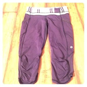 Lululemon knee length tights - size 6