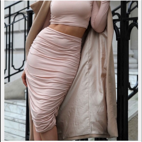 Missguided Ruched Nude Skirt - Picture 2 of 4