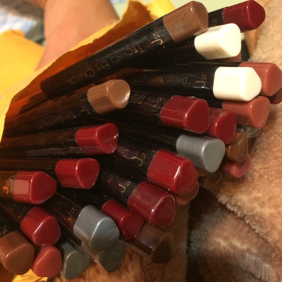 Lip crayons and eye crayons