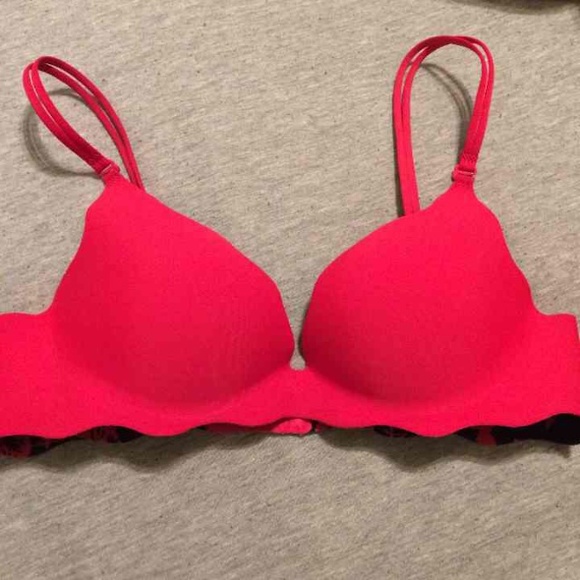 SOLD ON MERCARI 34b Victoria Secret bra - Picture 1 of 4