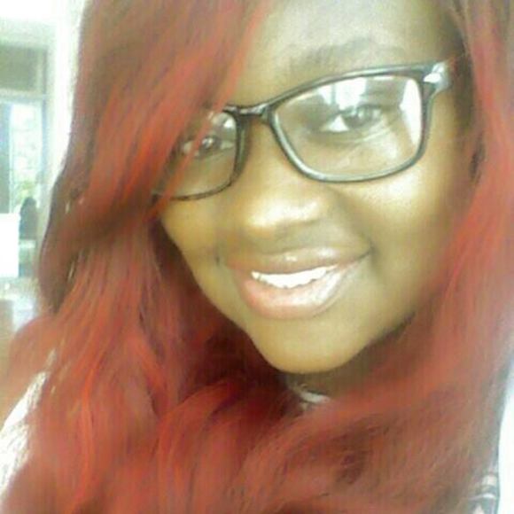 Meet your Posher, Tee