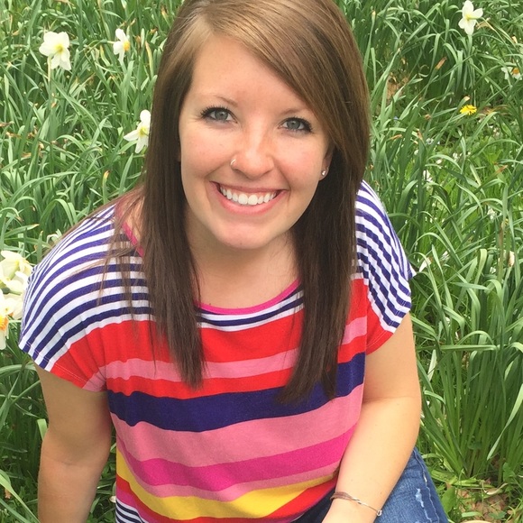 Meet your Posher, Carolyn - Picture 1 of 1