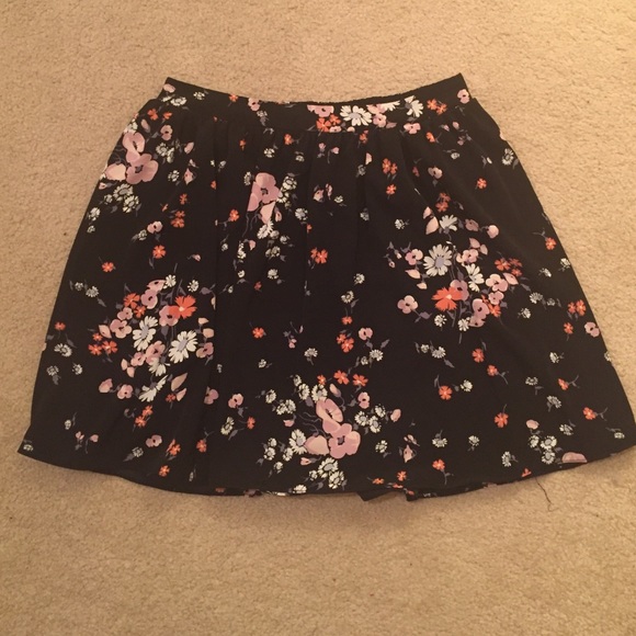 NWT. Lauren Conrad skirt! 🎶 LAST CALL 🎶