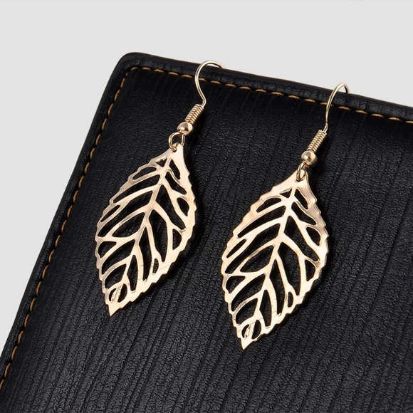 Boutique Jewelry - Gold plated leaf dangle earrings