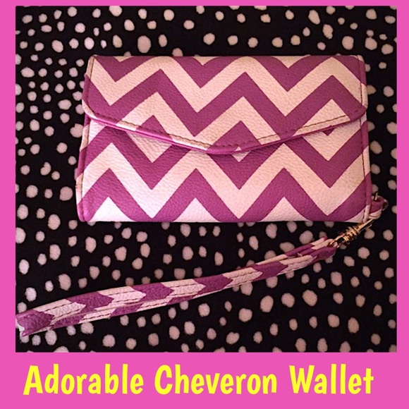 Small wallet and iPhone 4 holder 💜