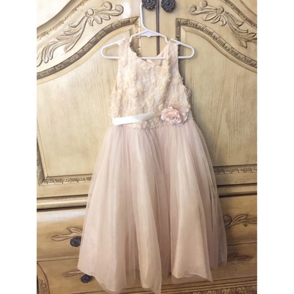 Girls party dress.