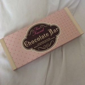 Too faced Chocolate bar