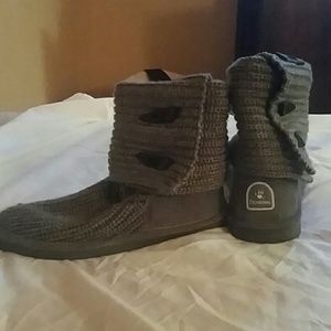 Wore once Bearpaw boots.