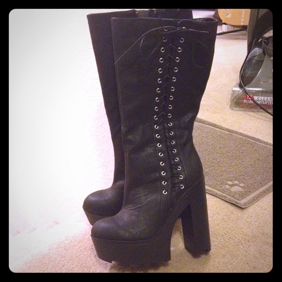 Side laced platform knee boots ❤️🔥