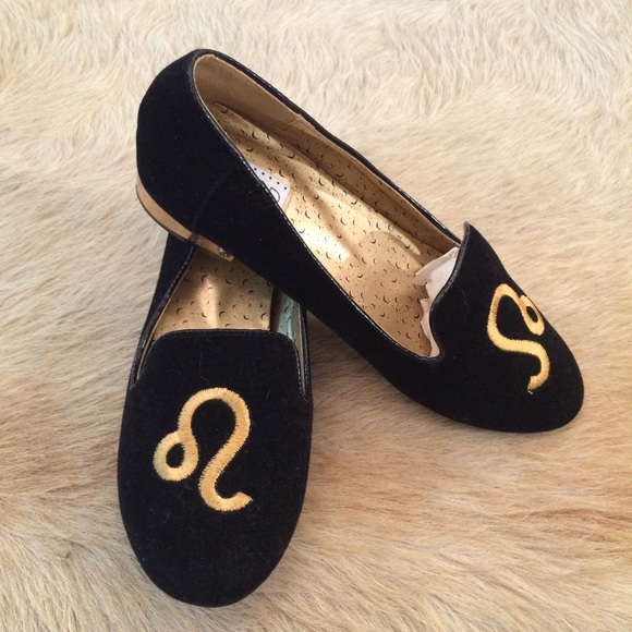 Velvet Leo Zodiac Smoking Flats