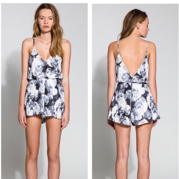 || HP || The Fifth Grey Floral Romper Jumpsuit - Picture 3 of 3