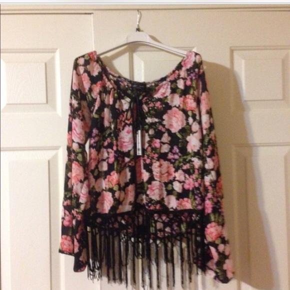 Romeo & Juliet Couture Tops - Nwot Romeo and Juliet Couture blouse